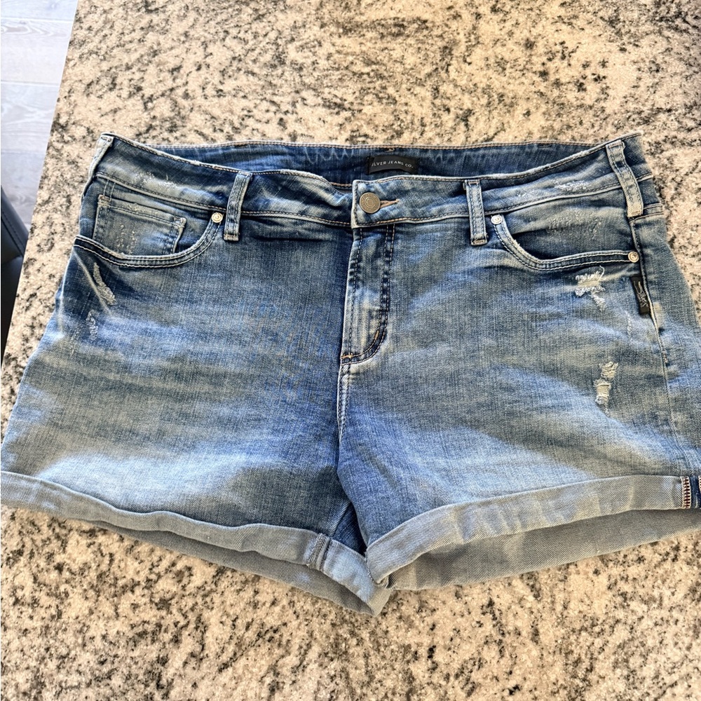 Silver Jeans Elyse Light Blue Jean Shorts size w34/l4